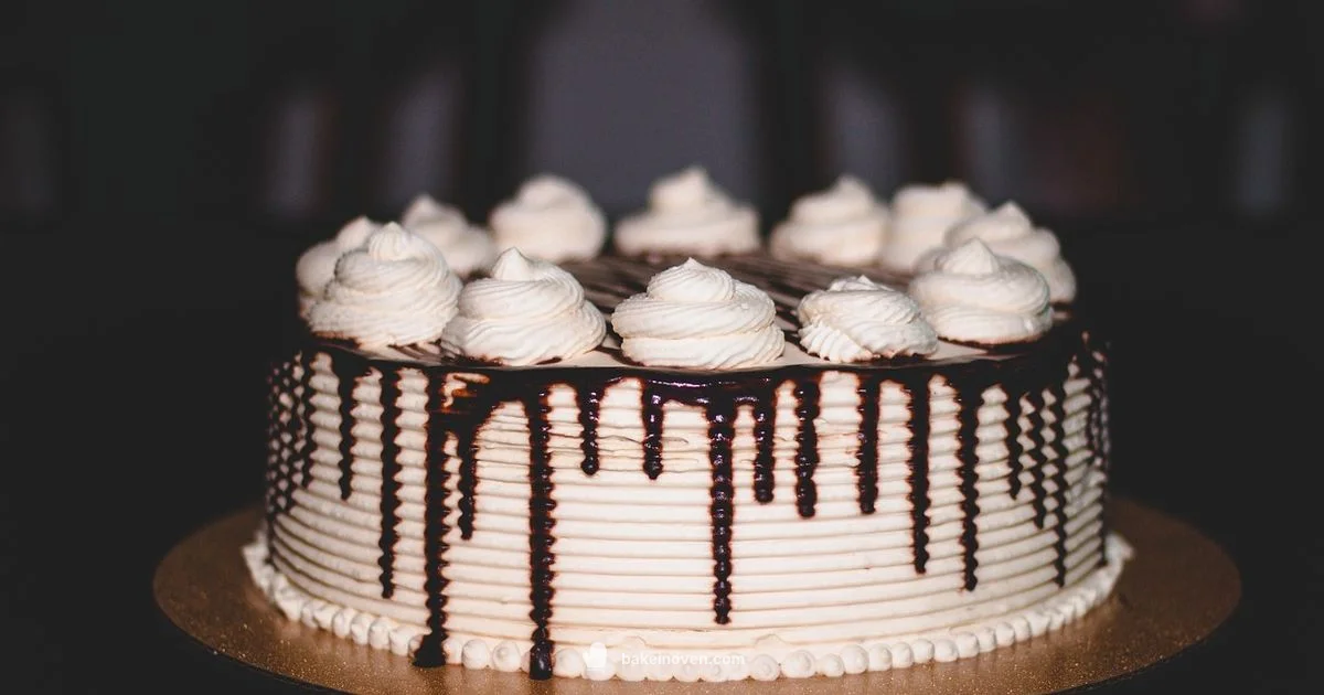 Showpiece Cakes at Home - Bake In Oven